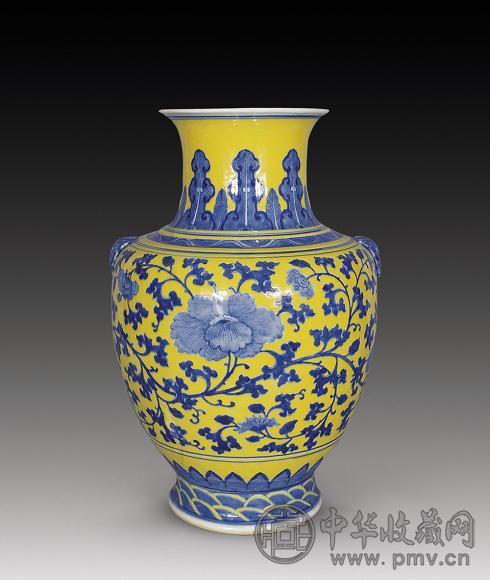 清道光 黄地青花花卉尊