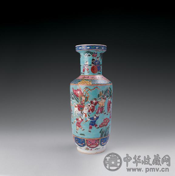 清 绿地粉彩刀马人棒槌瓶