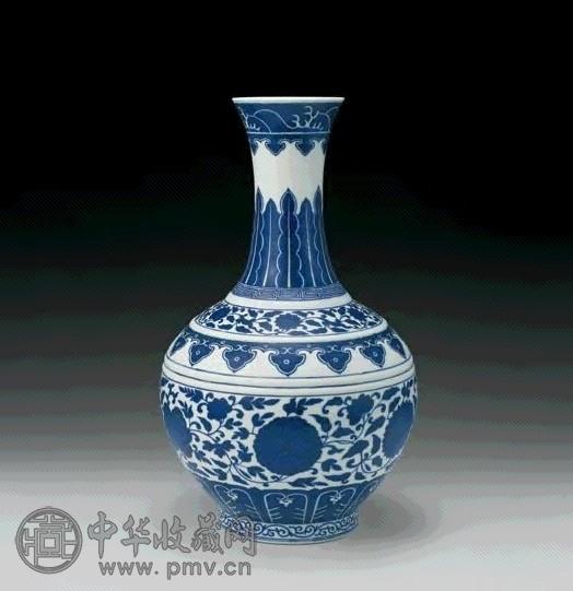 清光绪 青花缠枝花卉赏瓶