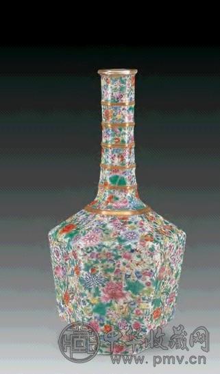 清 彩白花不落地弦纹六方瓶