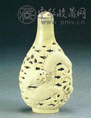 清 白釉雕瓷云龙纹鼻烟壶