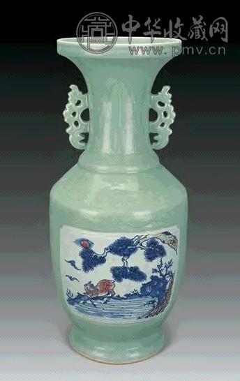 清乾隆 冬青釉开光青花釉里红福禄寿双耳瓶