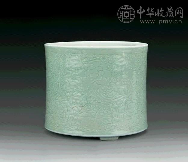 清康熙 豆青釉暗刻纹筒