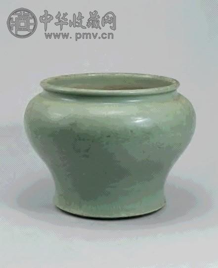 清中期 豆青釉暗花罐 一件