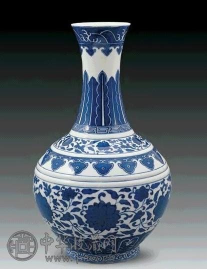 清光绪 青花缠枝莲纹赏瓶