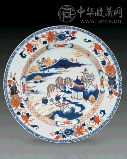清雍正 青花加珊瑚红描金山水纹大盘