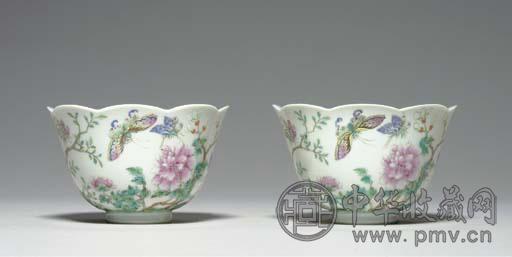 清乾隆/嘉庆粉彩花鸟纹碗(1对)
