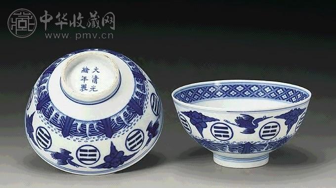 清 青花八卦云鹤纹碗(1对)