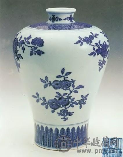 清乾隆 青花三多纹梅瓶