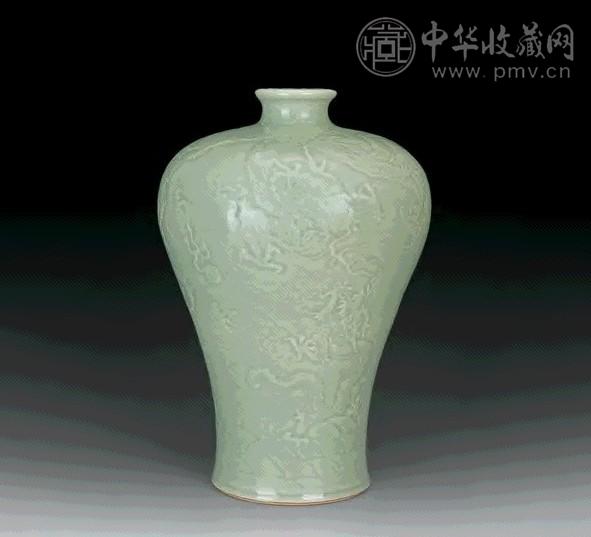 清乾隆 冬青梅瓶