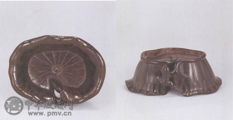 清乾隆 紫檀雕荷叶青蛙形座