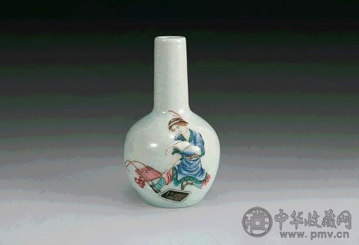 民国 粉彩西洋人物小瓶