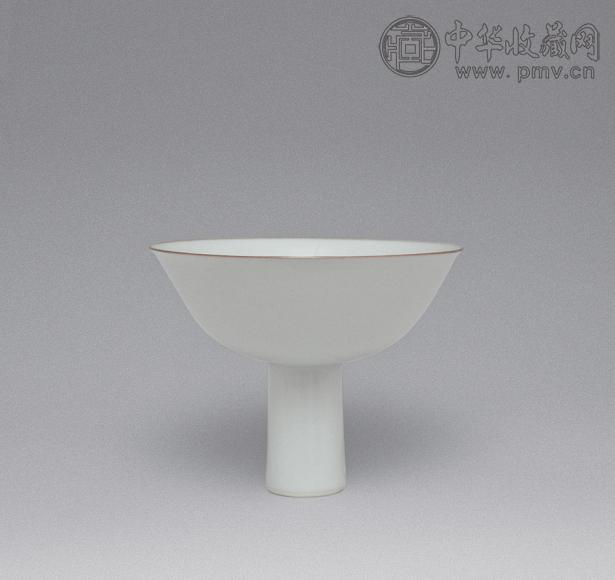清康熙 白釉八宝纹高足杯