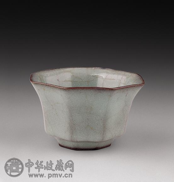宋-元 龙泉官釉八方杯