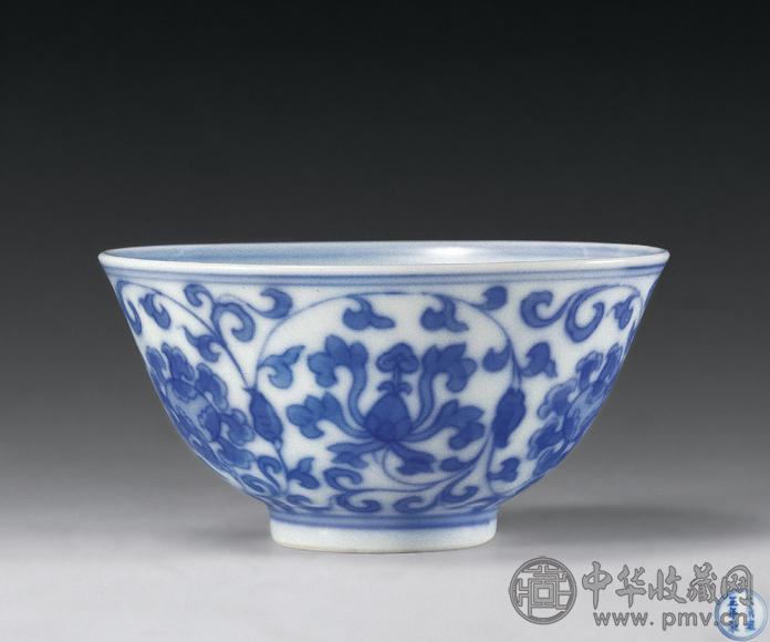 清雍正 青花缠枝花卉杯