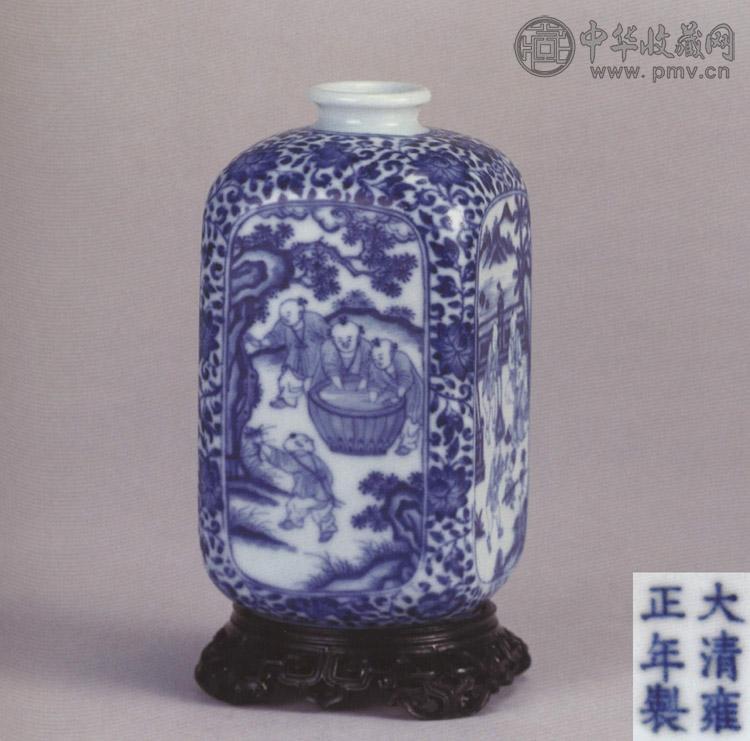 清雍正 青花婴戏图四方小瓶