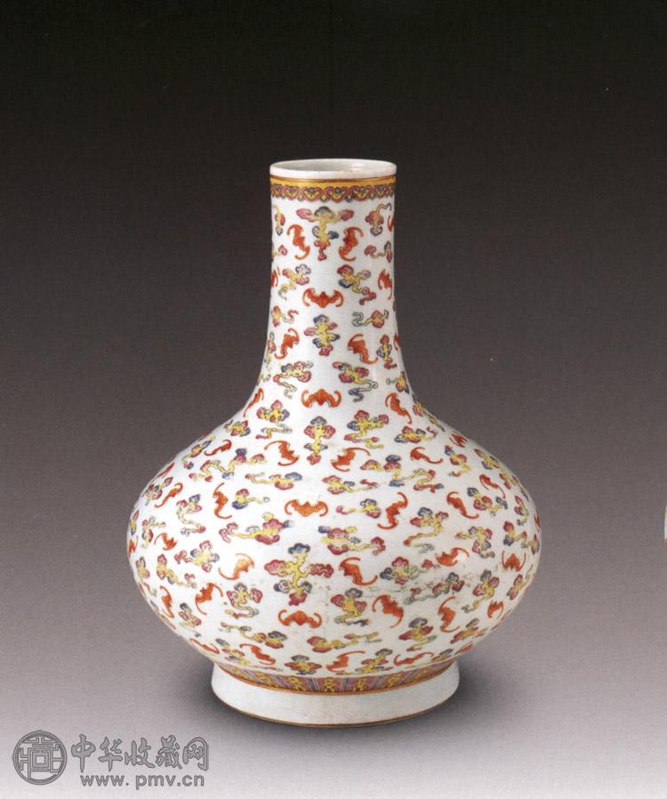 清光绪 粉彩云蝠荸荠瓶