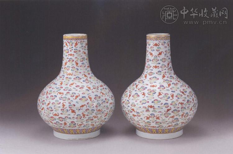 清光绪 粉彩百蝠扁瓶(2件)
