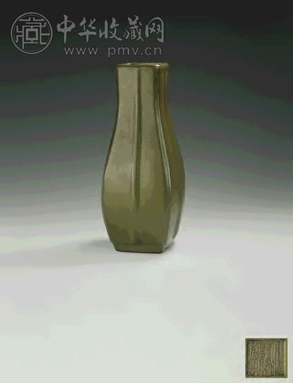 清乾隆 鳝鱼黄釉方瓶