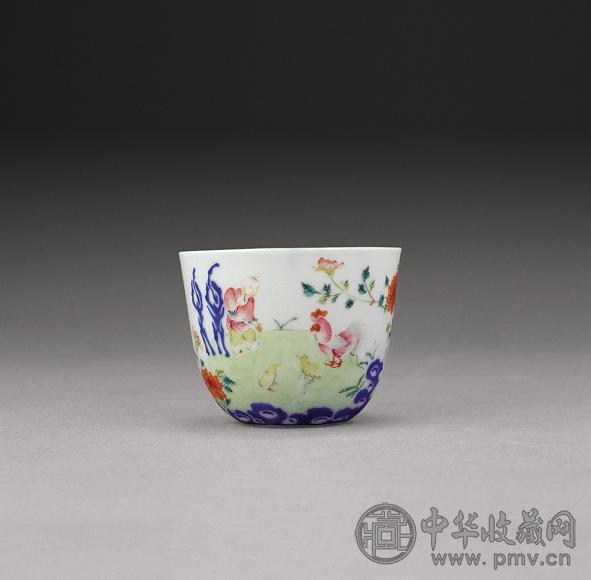清乾隆 粉彩诗纹婴戏图小杯
