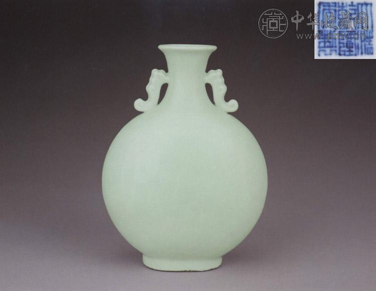 清乾隆 豆青釉双耳瓶