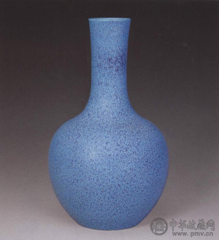 清中期 炉钧釉天球瓶