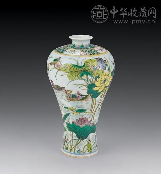 清 素三彩荷花鸳鸯梅瓶