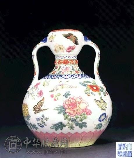 清乾隆 粉彩花蝶纹如意耳尊