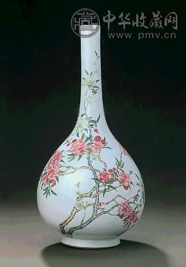 清雍正 粉彩牡丹纹直颈瓶