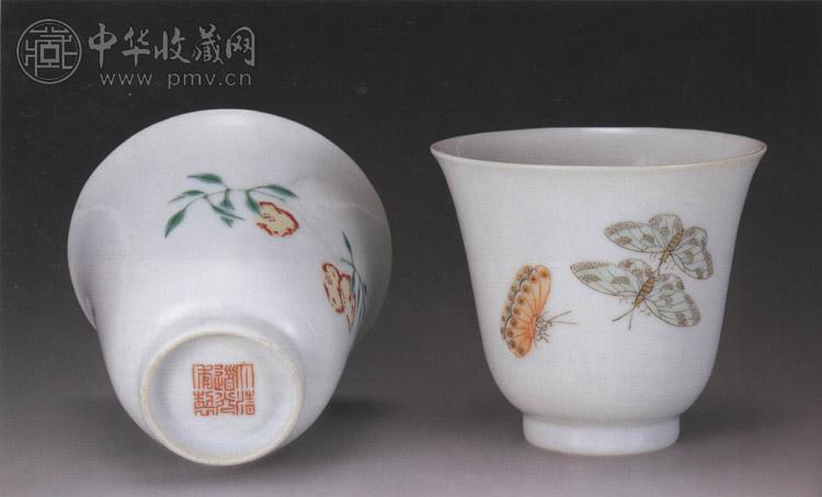 清道光 粉彩花蝶杯(2件)