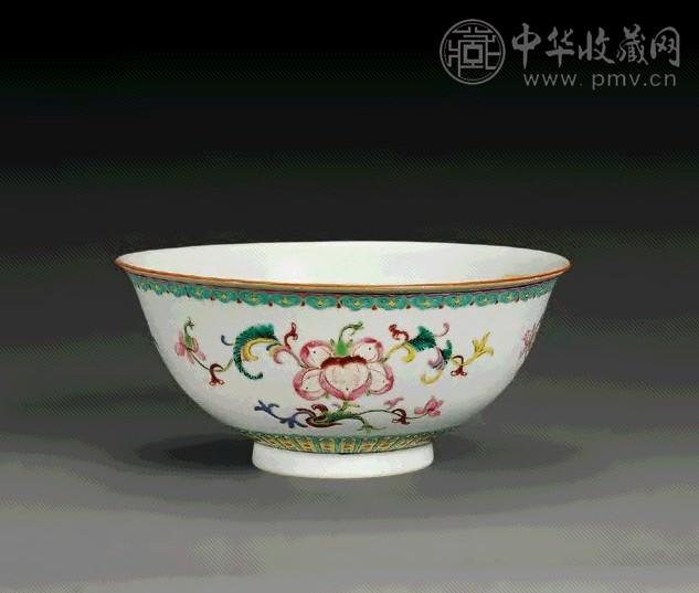 清乾隆 粉彩折枝花卉纹碗