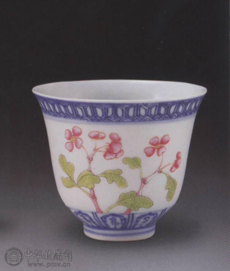 清 青花粉彩花卉杯