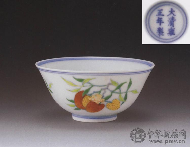 清雍正 粉彩三果小杯