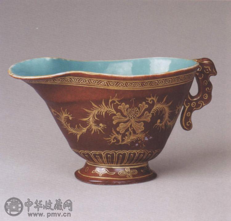 清乾隆 酱釉金彩单耳杯