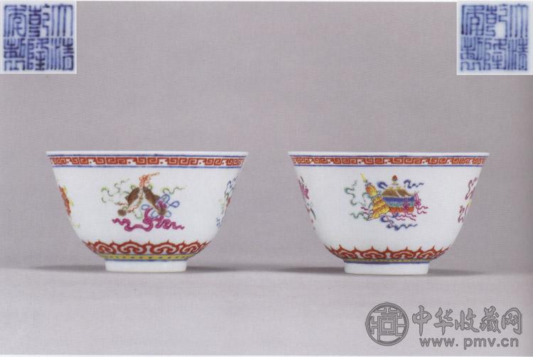 清乾隆 粉彩八吉祥纹杯(1对)