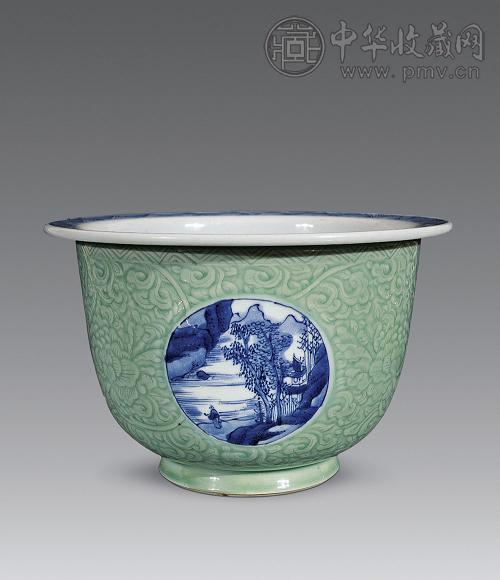 清康熙 豆青釉划花开光山水花盆