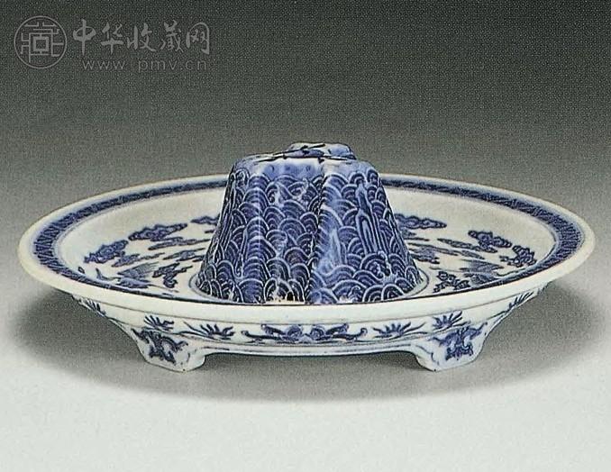 清乾隆 青花云鹤纹爵杯座