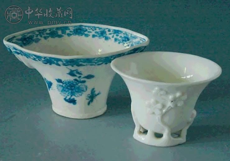 十八/十九世纪 青花及德化酒杯 两件