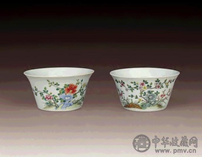 清 粉彩花卉马蹄杯(1对)