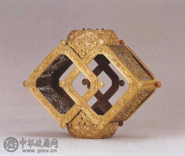 清乾隆 铜鎏金云蝠纹宫灯