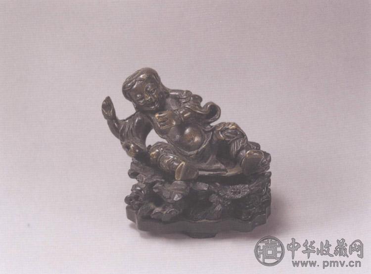 清 铜卧人