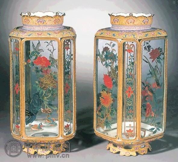 清乾隆 铜胎黄地广东珐琅嵌粉彩花鸟图琉璃灯笼(1对)