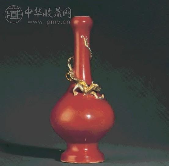 清雍正 珊瑚红釉描金蟠龙尊