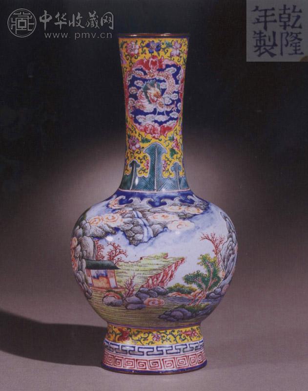 清十八世纪 铜胎画珐琅山水人物图长颈瓶
