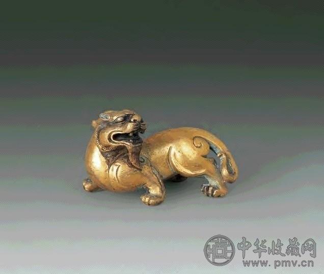 明 铜鎏金瑞兽镇纸