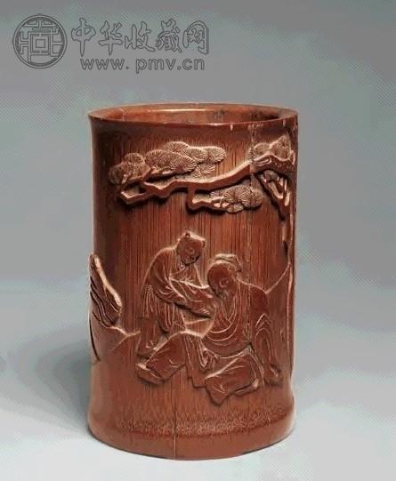 清初 浮雕醉卧松下图竹笔筒
