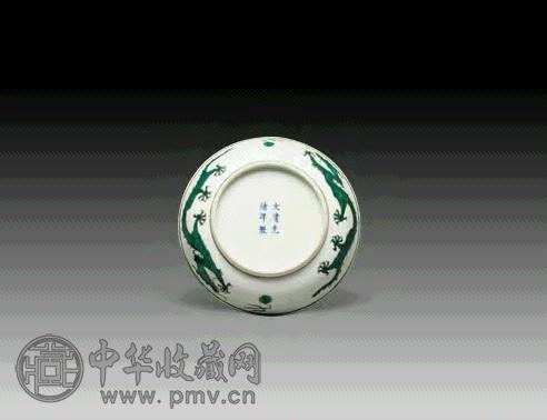 清光绪 白地暗花绿彩龙纹盘