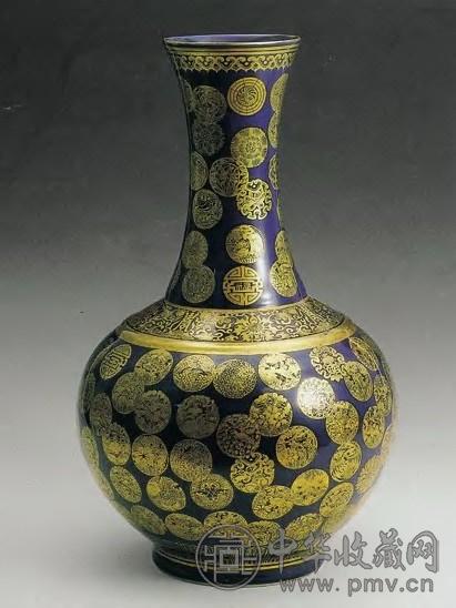 清光绪 蓝釉描金皮球花赏瓶