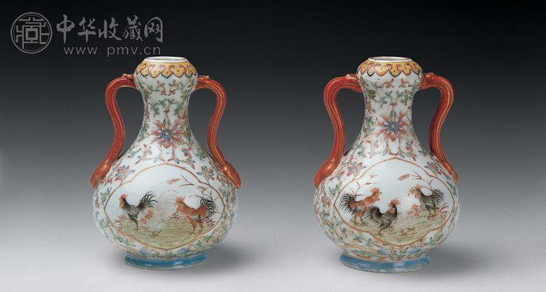 民国 粉彩花卉开光鸡纹如意耳蒜头瓶