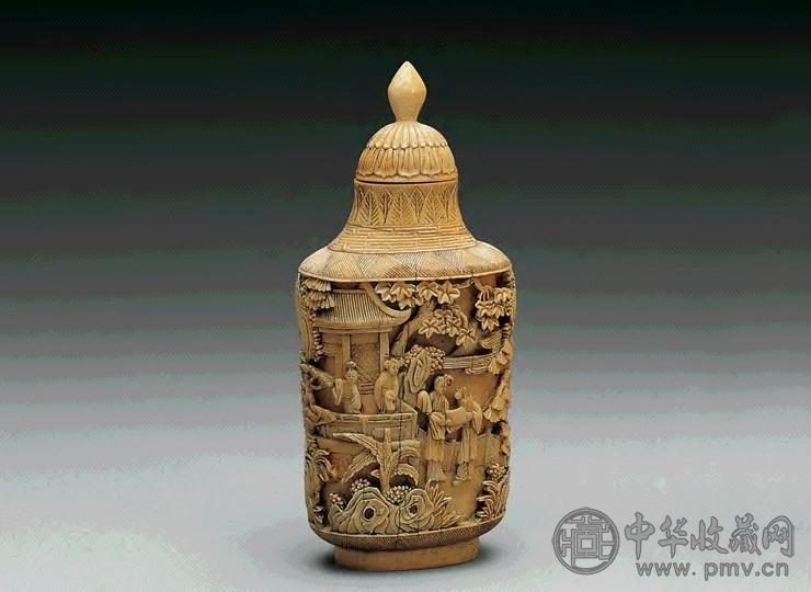 清 象牙浮雕庭院人物纹鼻烟壶